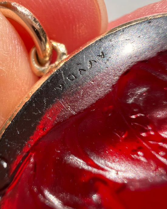 19TH CENTURY GLASS INTAGLIO OF ‘DIONYSIAN BULL’