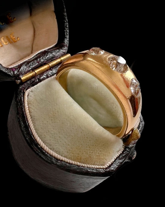 VICTORIAN 18CT GOLD THREE STONE DIAMOND RING