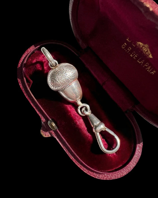 ANTIQUE SILVER ACORN & DOG CLIP CHAIN EXTENDER / BAIL