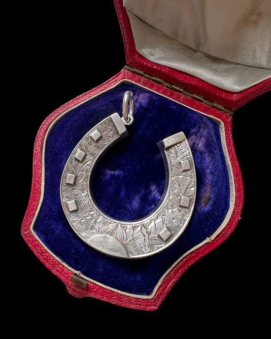 LARGE VICTORIAN SILVER HORSESHOE PENDANT