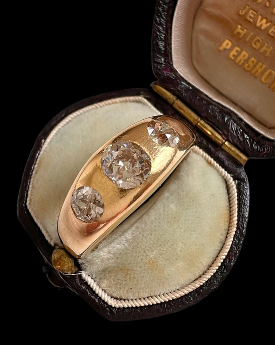 VICTORIAN 18CT GOLD THREE STONE DIAMOND RING