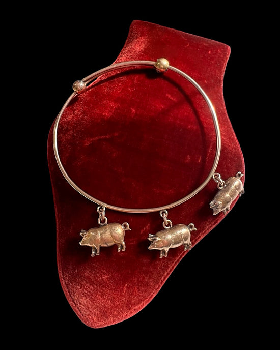 VICTORIAN 9CT GOLD LUCKY PIG BANGLE