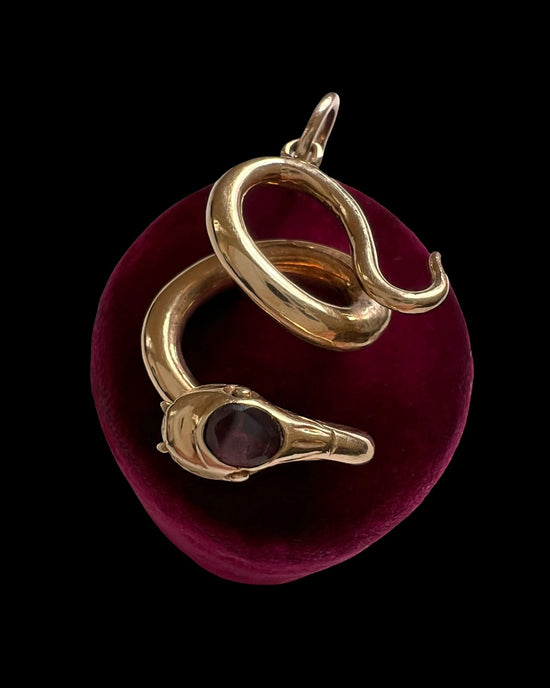 VICTORIAN 15CT GOLD & GARNET COILED SNAKE PENDANT