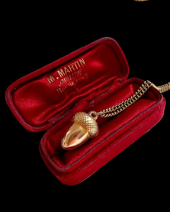 VINTAGE 9CT GOLD ACORN PENDANT