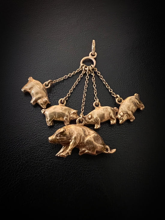 VICTORIAN FAMILY OF PIGS CHARM PENDANT