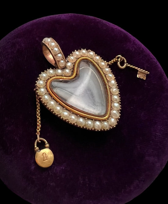 EARLY 19TH CENTURY PEARL & ROCK CRYSTAL HEART LOCKET WITH PADLOCK & KEY