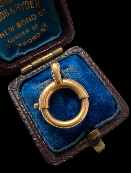 19TH CENTURY FRENCH 18CT GOLD BOLD RING