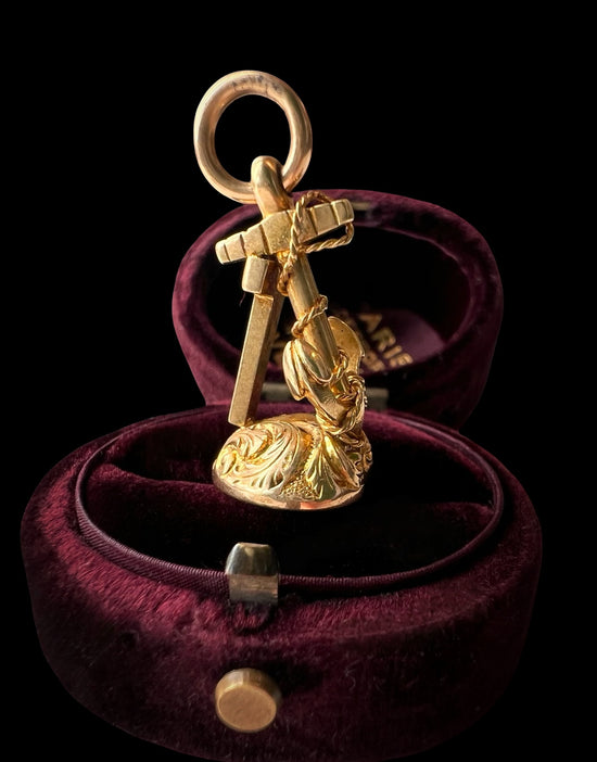 VICTORIAN ‘FAITH HOPE CHARITY’ SEAL PENDANT
