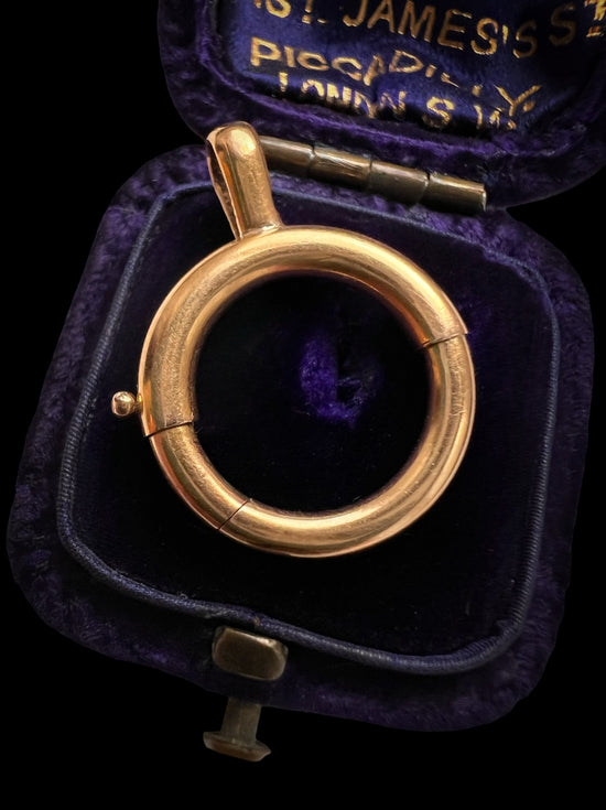 MEDIUM SIZE CHUNKY FRENCH 18CT GOLD BOLT RING