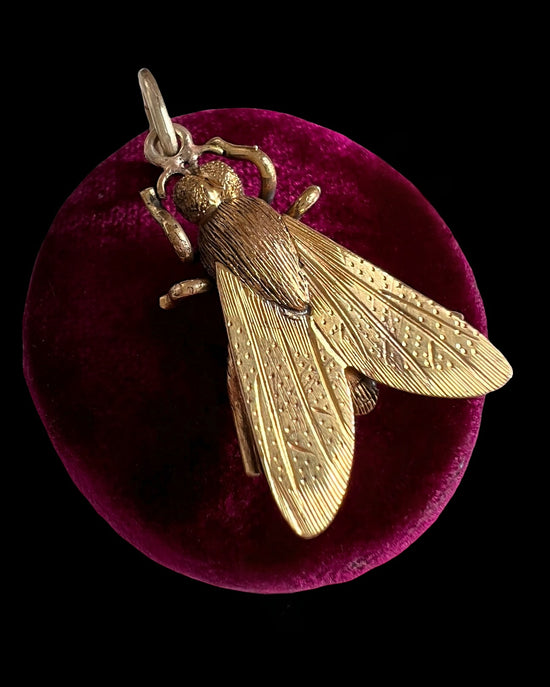 VICTORIAN 15CT GOLD FLY PENDANT