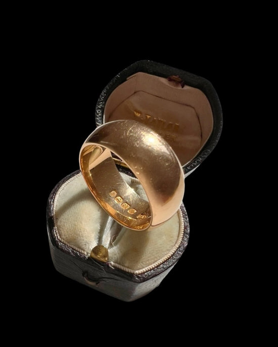 EDWARDIAN HEAVY 18CT GOLD BAND RING