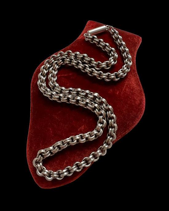 EARLY 20TH CENTURY CHUNKY SILVER BIKER CHAIN
