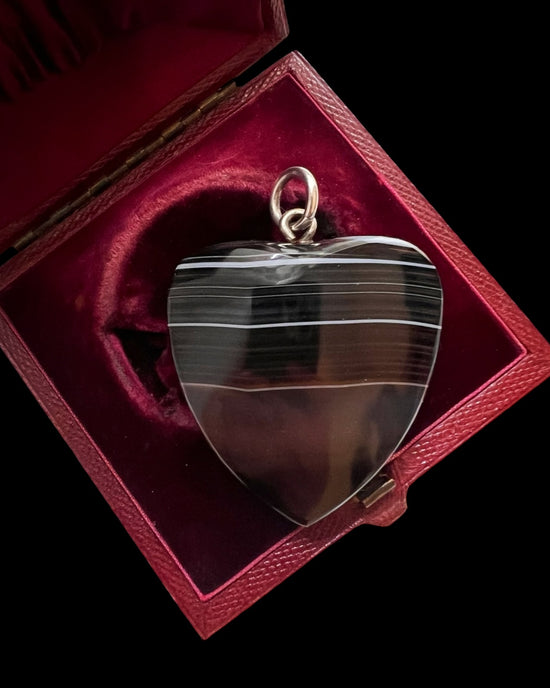 ANTIQUE HUGE BANDED AGATE HEART PENDANT