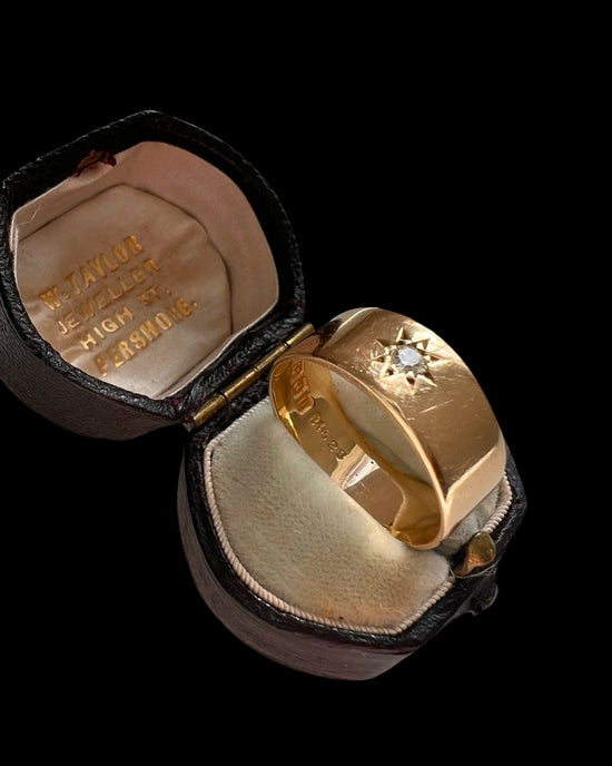 ANTIQUE 18CT GOLD & DIAMOND CHUNKY CIGAR BAND RING