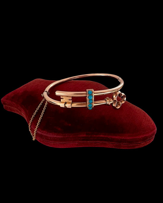 ANTIQUE 15CT GOLD & TURQUOISE KEY BANGLE