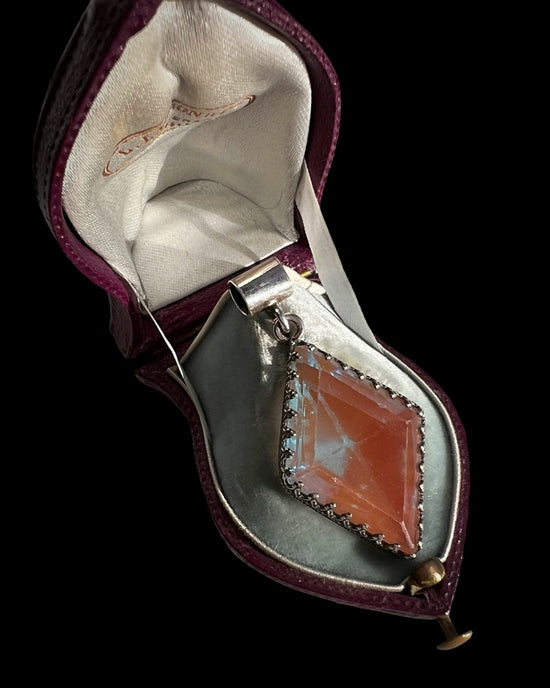 ANTIQUE SAPHIRET FACETED PENDANT
