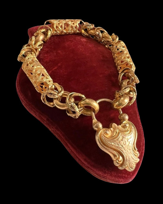 19TH CENTURY PINCHBECK HEART PADLOCK BRACELET