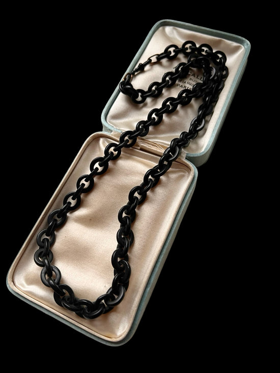 VICTORIAN WHITBY JET BELCHER CHAIN NECKLACE