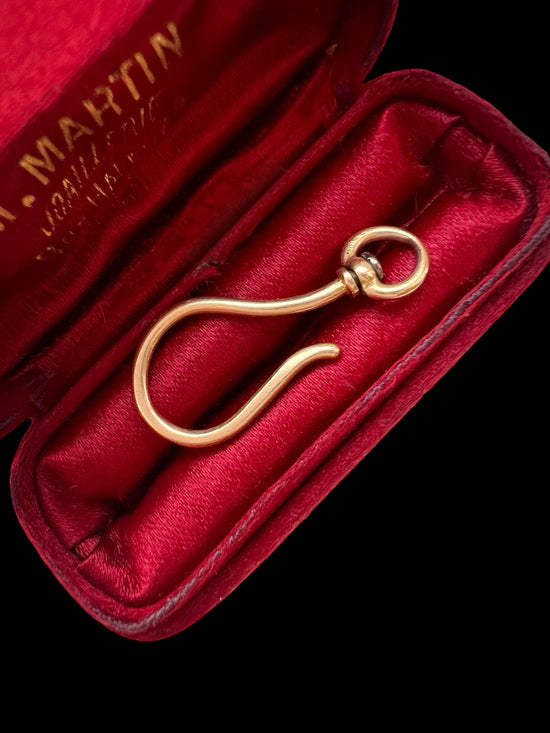 VICTORIAN 15CT GOLD HOOK