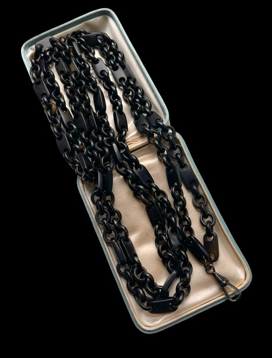 VICTORIAN HORN FANCY BELCHER CHAIN