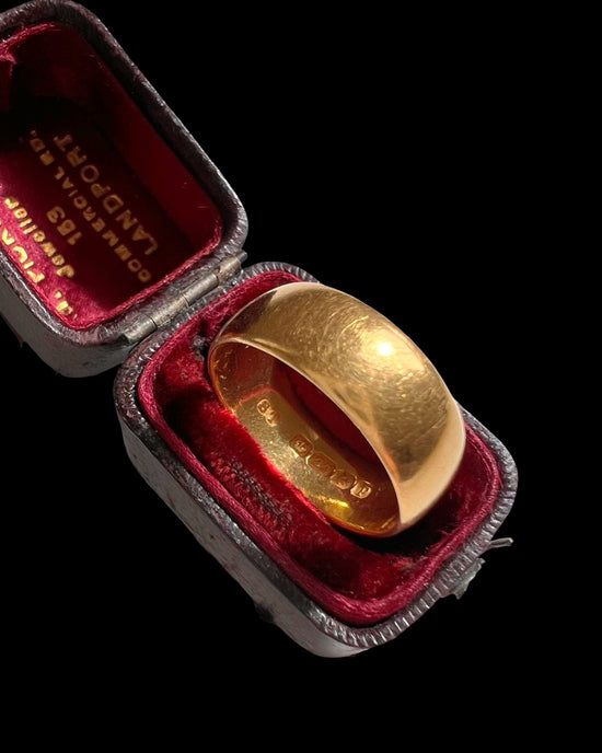 EDWARDIAN 22CT GOLD BAND RING