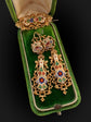 EARLY 19TH CENTURY 18CT GOLD ENAMEL EARRINGS AND BROOCH DEMI PARURE