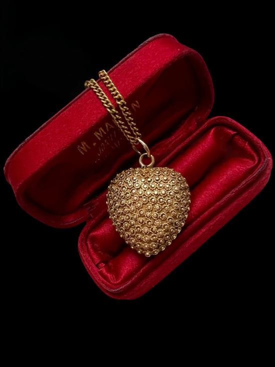 GEORGIAN HIGH CARAT GOLD HEART LOCKET