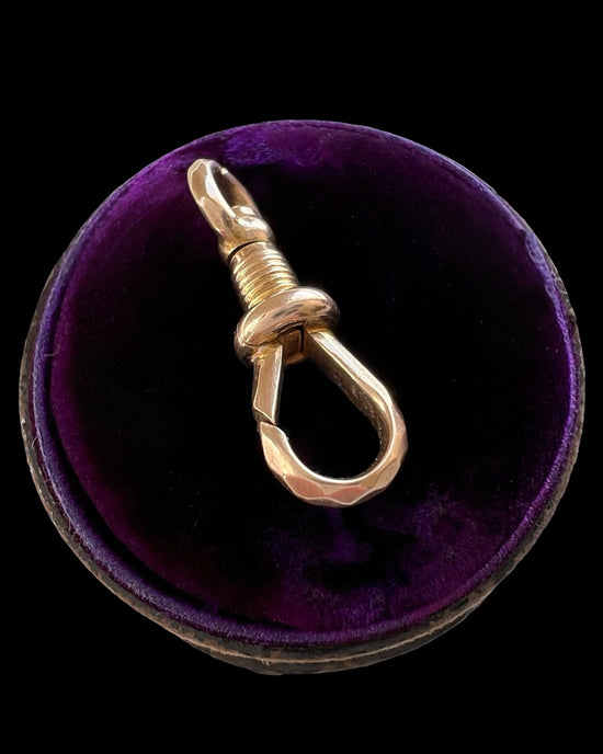 ANTIQUE FACETED 9CT GOLD DOG CLIP