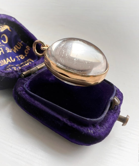 VICTORIAN ‘POOL OF LIGHT’ CRYSTAL LOCKET