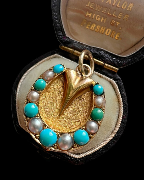 VICTORIAN 15CT GOLD & TURQUOISE HORSE HOOF PENDANT