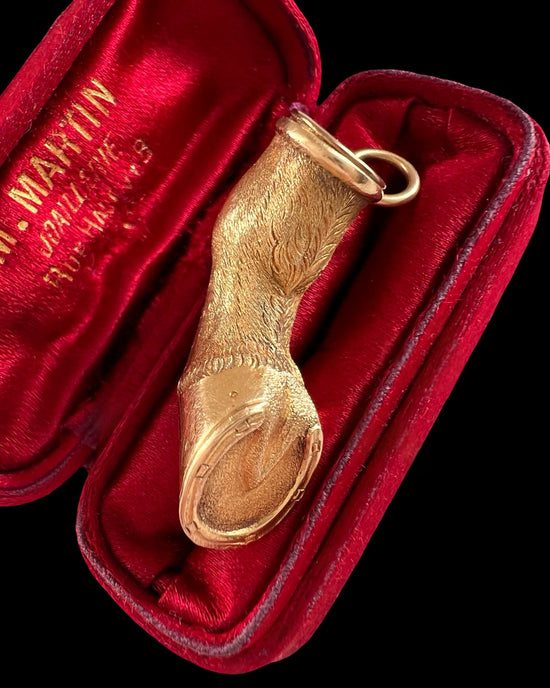 VICTORIAN 18CT GOLD HORSE LEG PENDANT