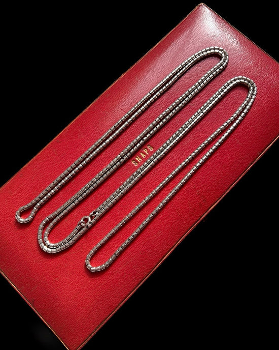 ANTIQUE SILVER SNAKE GAURD CHAIN