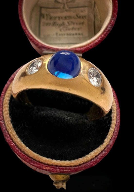 KASHMIR SAPPHIRE & DIAMOND RING