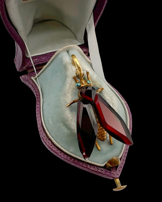 VICTORIAN VAUXHALL GLASS FLY PENDANT