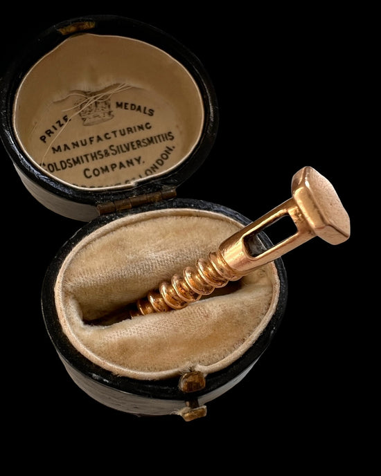 VINTAGE 18CT GOLD SCREW PENDANT