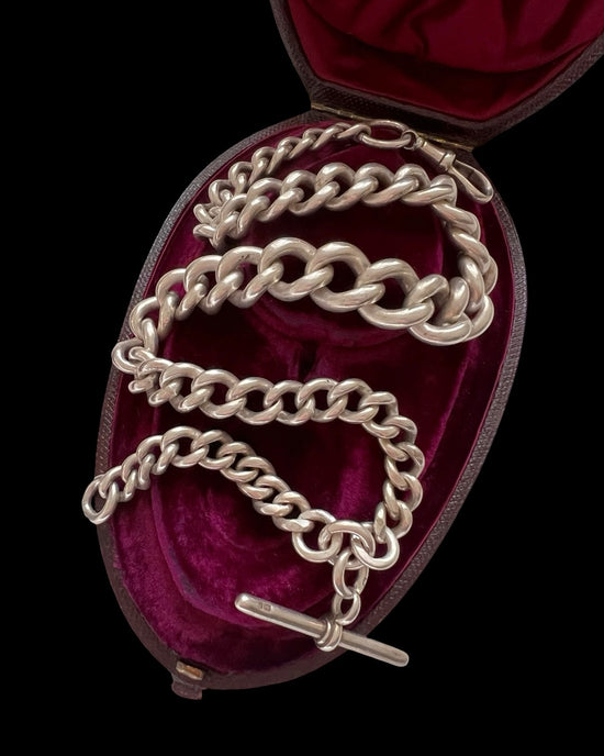A SUPER CHUNKY ANTIQUE SILVER CURB CHAIN