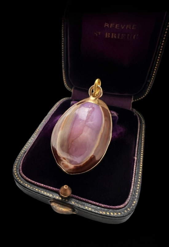 19TH CENTURY COWRIE SHELL PENDANT