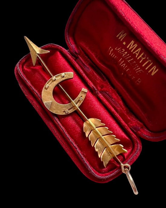 VICTORIAN 15CT GOLD HORSESHOE & ARROW PENDANT