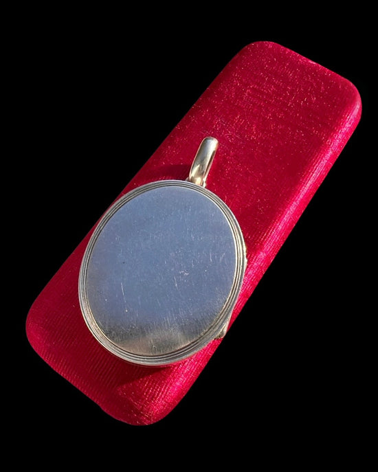 VICTORIAN LARGE SILVER OVAL LOCKET