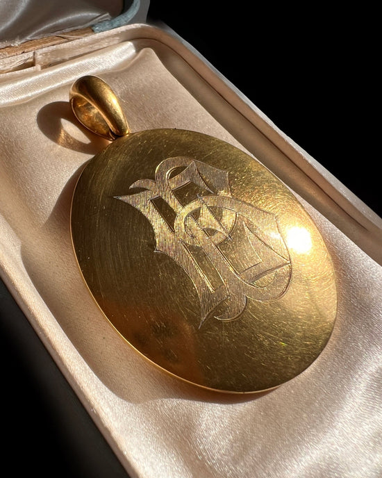 VICTORIAN HUGE 15CT GOLD ‘EB’ LOCKET