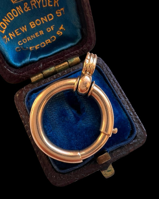 ANTIQUE HIGH CARAT GOLD LARGE BOLT RING