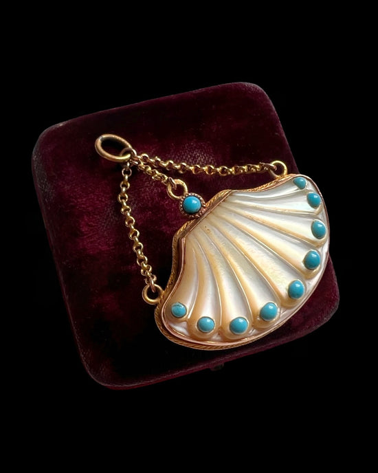 19TH CENTURY MOTHER OF PEARL SHELL LOCKET