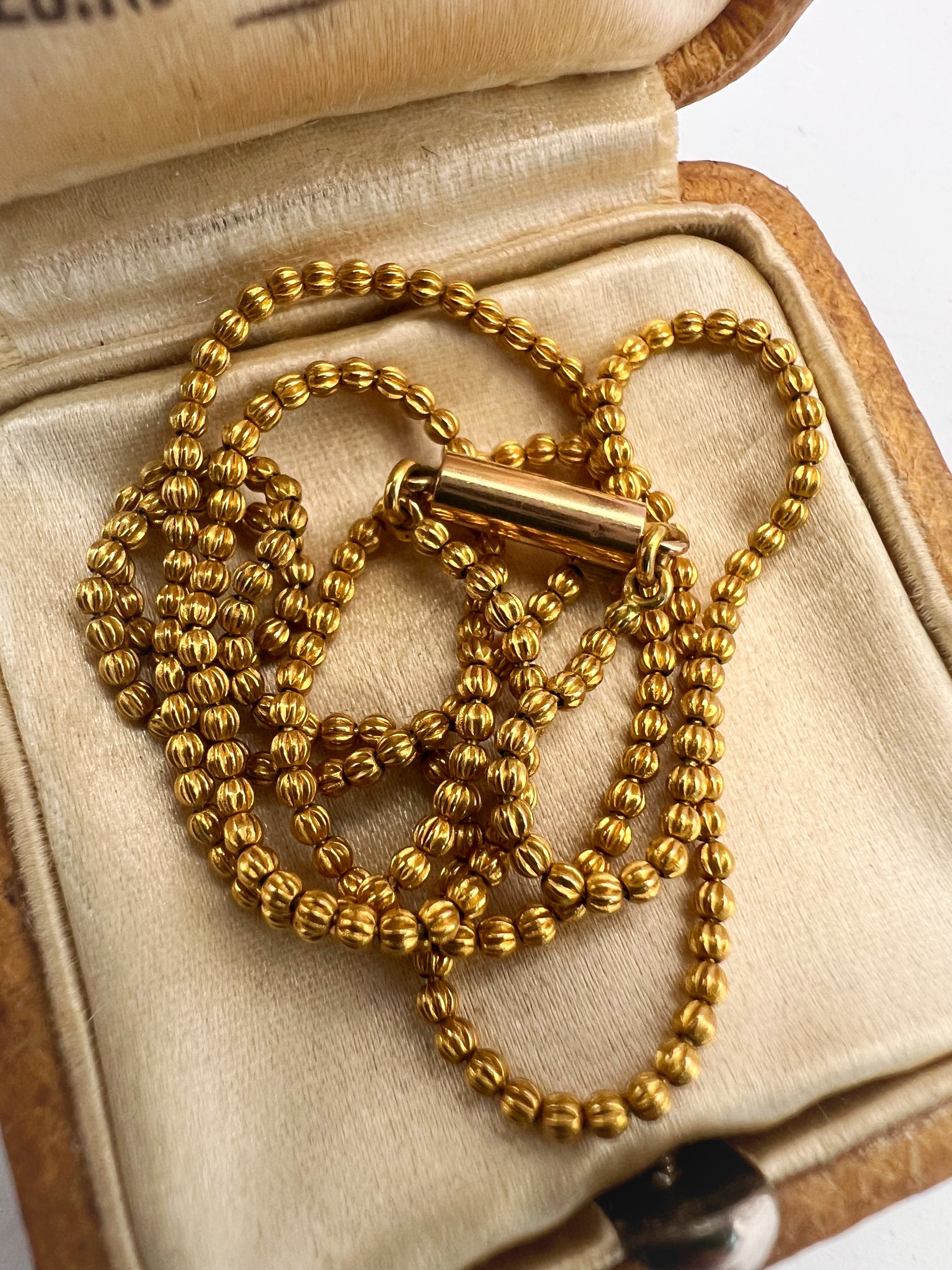 VICTORIAN PRETTY REEDED LINK CHAIN – The Old Cut