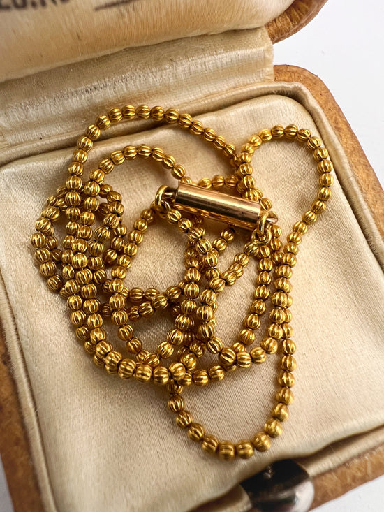 VICTORIAN PRETTY REEDED LINK CHAIN