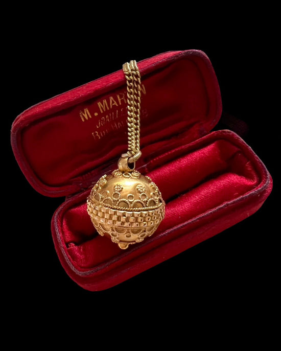 VICTORIAN 10CT GOLD ETRUSCAN REVIVAL SPHERE PENDANT