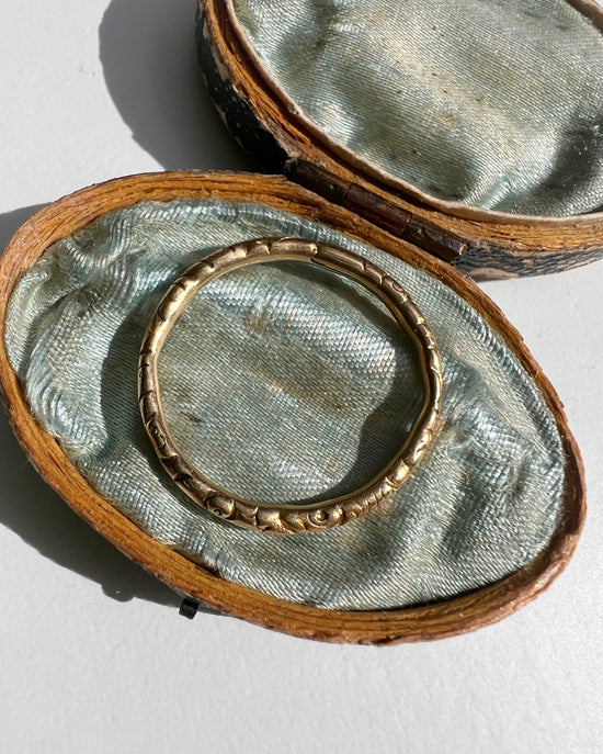 ANTIQUE HIGH CARAT GOLD SLIM SPLIT RING