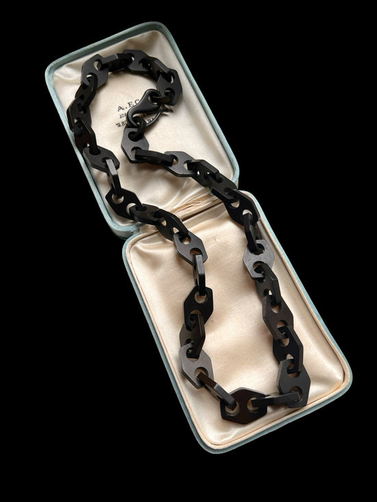VICTORIAN VULCANITE CHAIN
