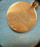 18CT GOLD DISC PENDANT WITH ENAMEL URN