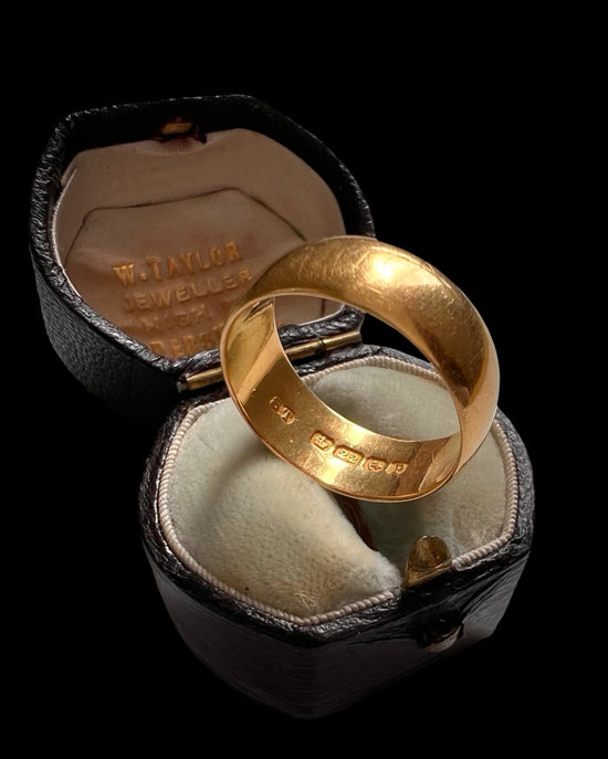 EDWARDIAN 22CT GOLD BAND RING