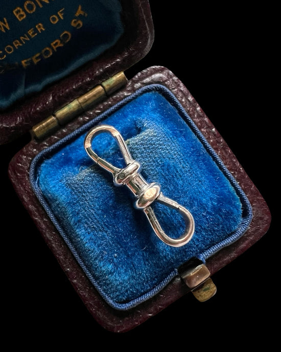 VICTORIAN 15CT WHITE GOLD DOUBLE DOG CLIP